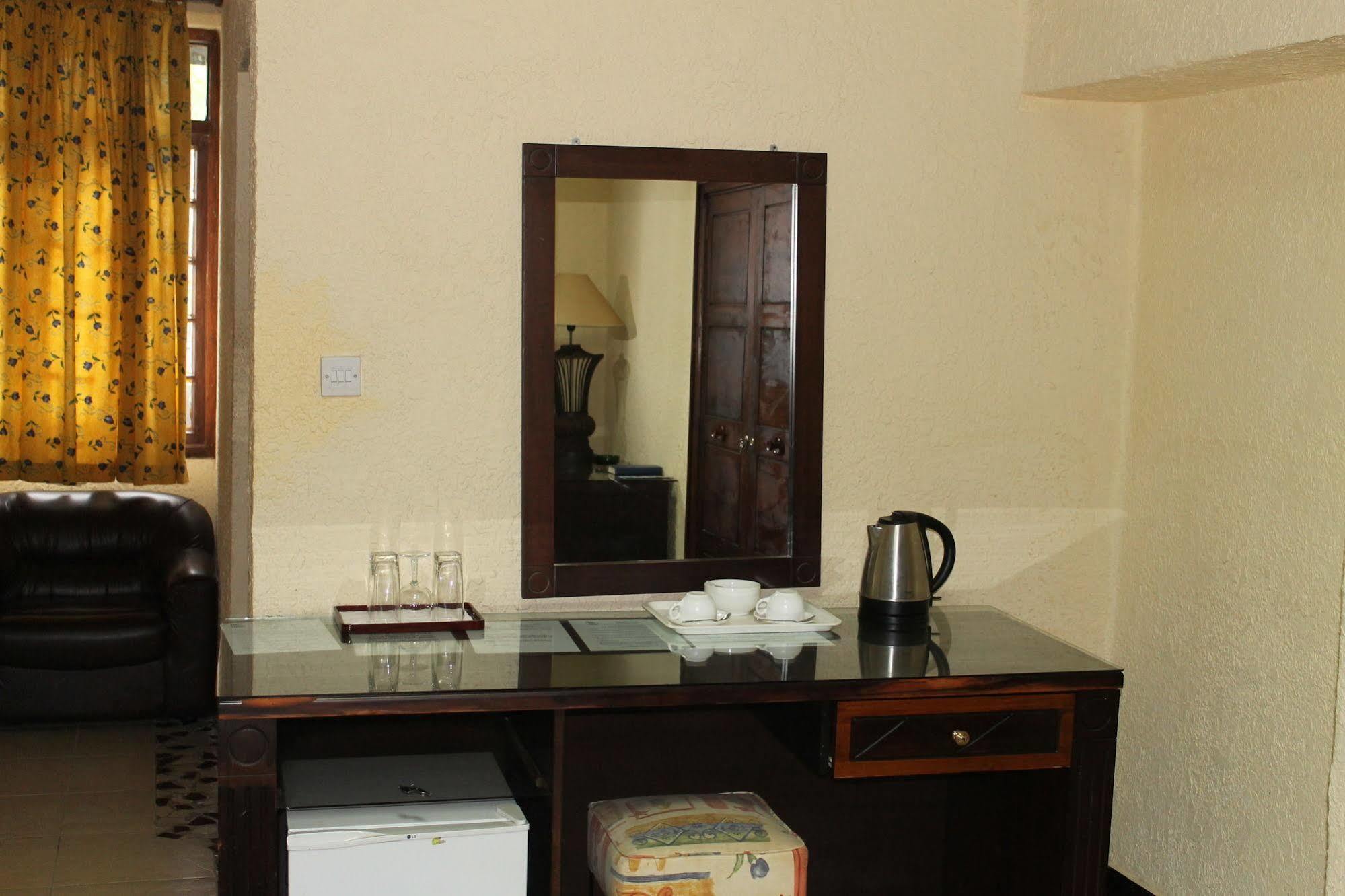 New Dodoma Hotel Luaran gambar